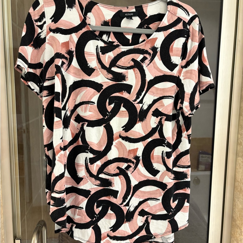 Alfani Black and White Graphic Short Sleeve Blouse